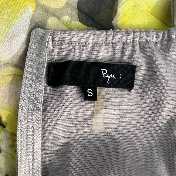 Ryu yellow floral accordion pleated halter maxi dress - Picture 8 of 11